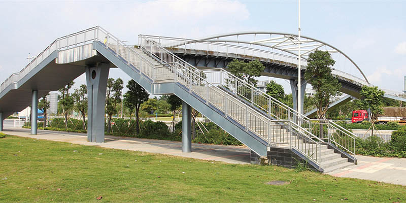 深圳光明高新技术产业园行政区天桥